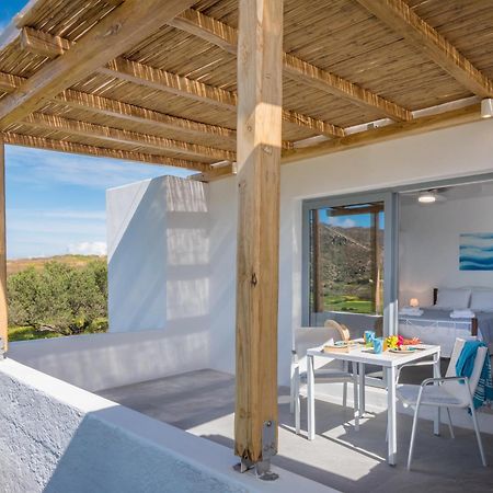 Sarantis Suites & Apartments Provatas Eksteriør bilde