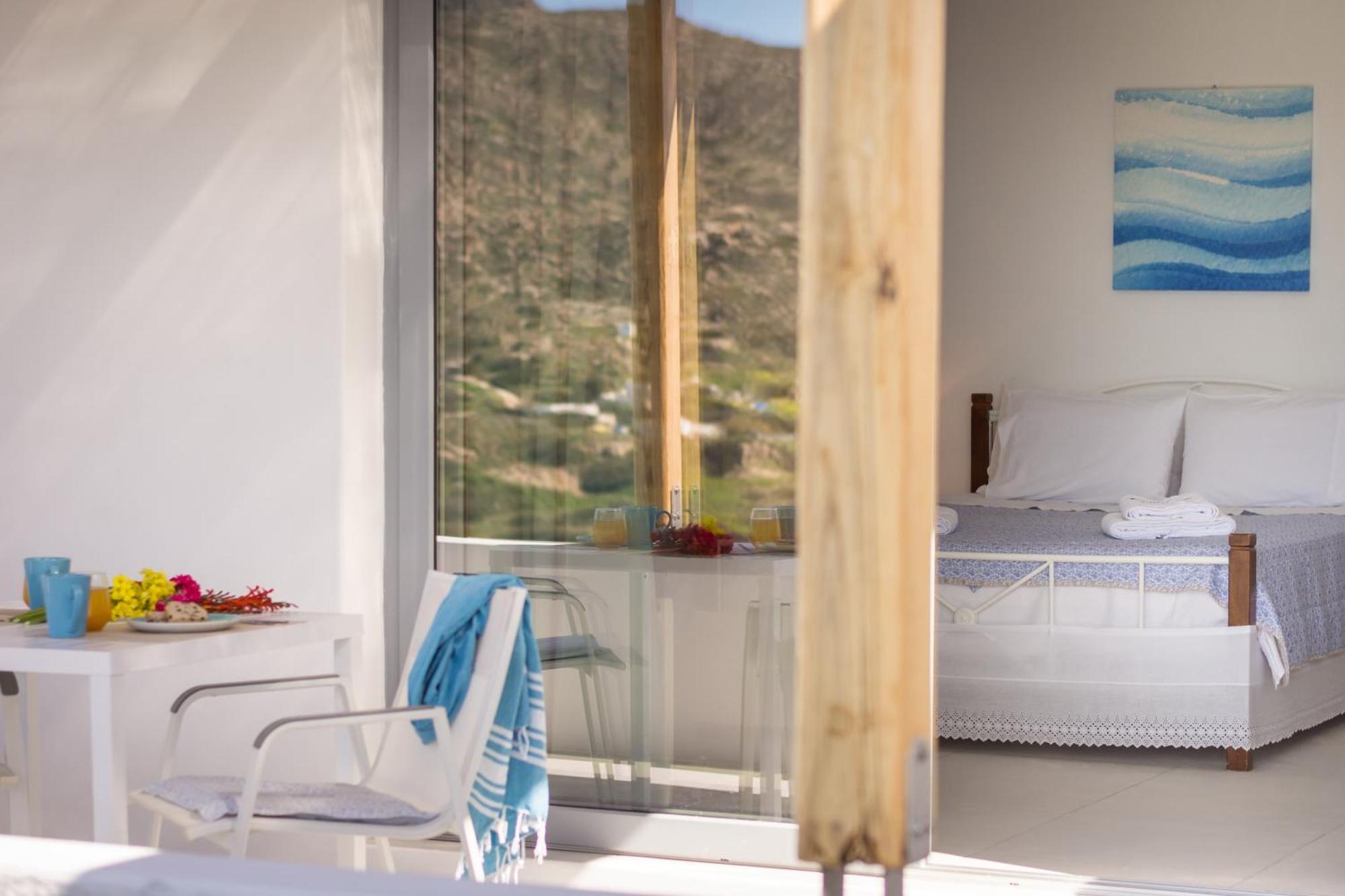 Sarantis Suites & Apartments Provatas Eksteriør bilde